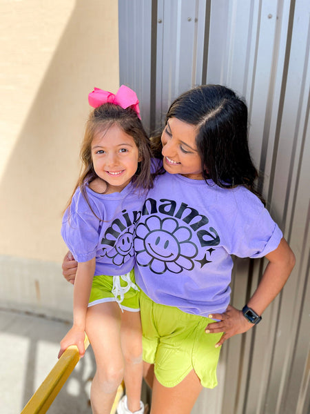 Groovy Smile Flower Mama + Mini |  Women's Violet Comfort Colors Graphic Tee